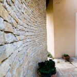 mur pierres apparentes extérieur provence maison individuelle Lyon jardin