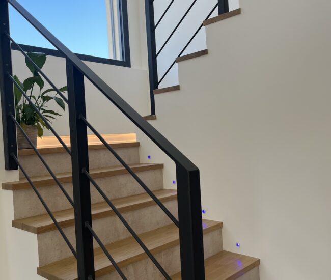 montée escalier avec fenetres